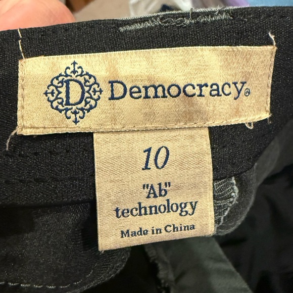 Democracy Olive Green Jegging Crop Pant Women’s Size 10 - Picture 3 of 3